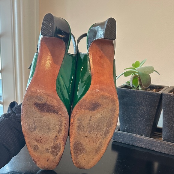 Vintage Green and Black Slingback Heels - Picture 2 of 2
